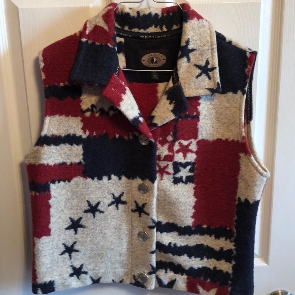 Country clothing co vest sz M.